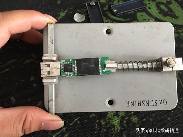 u盤讀取不了怎么辦（u盤損壞最簡單的修復(fù)方法）(2)