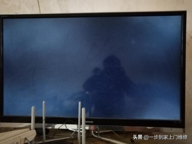 電視機(jī)黑屏不顯示畫面怎么回事（電視沒有圖像的原因及解決方法）(2)