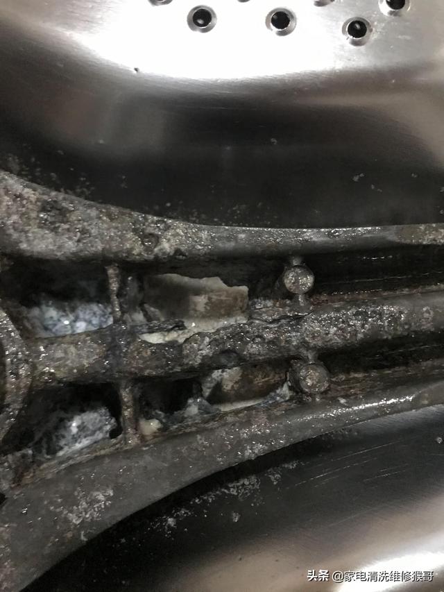 滾筒洗衣機(jī)怎么用（滾筒洗衣機(jī)日常保養(yǎng)及使用注意事項(xiàng)）(1)