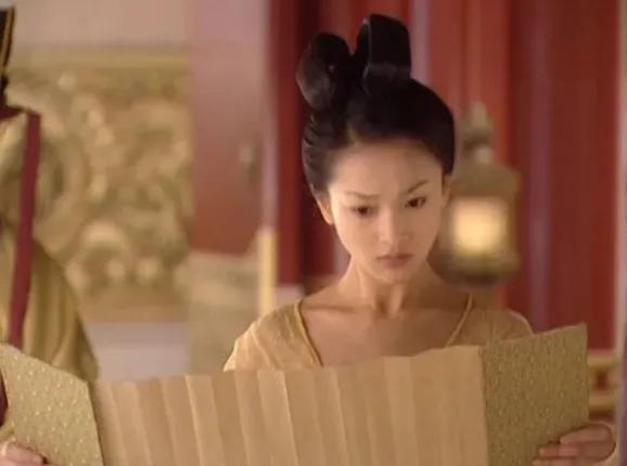 麻花辮盤發(fā)簡單易學(xué)（盤發(fā)和雙馬尾才是古裝少女標(biāo)配）(16)