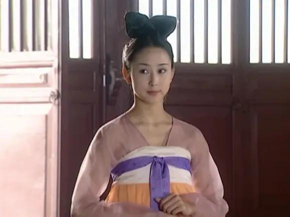 麻花辮盤發(fā)簡單易學(xué)（盤發(fā)和雙馬尾才是古裝少女標(biāo)配）(17)