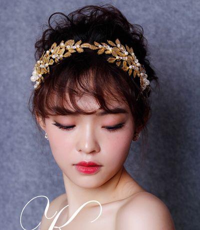 新娘當(dāng)天發(fā)型簡(jiǎn)單大方（13款好看的新娘子卷發(fā)發(fā)型）(13)
