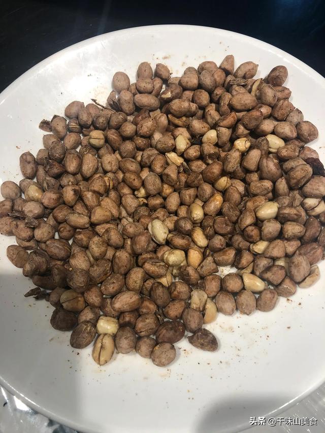 微波爐怎樣烤花生米（花生米用微波爐怎么打又香又好吃）(2)