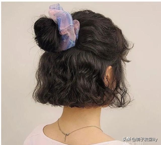 燙哪種頭發(fā)好看女（最時尚的短燙發(fā)圖片）(10)