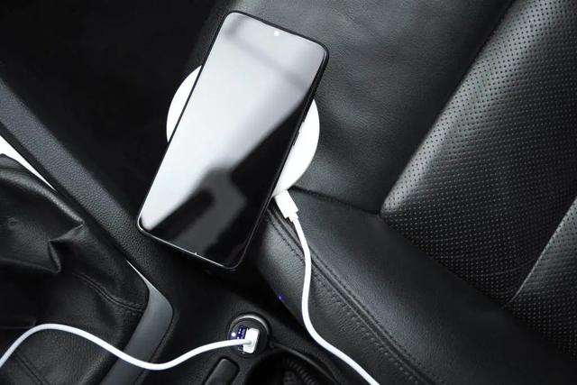 車(chē)載充電器充電慢是什么原因（車(chē)上充電越充越少怎么解決）(4)