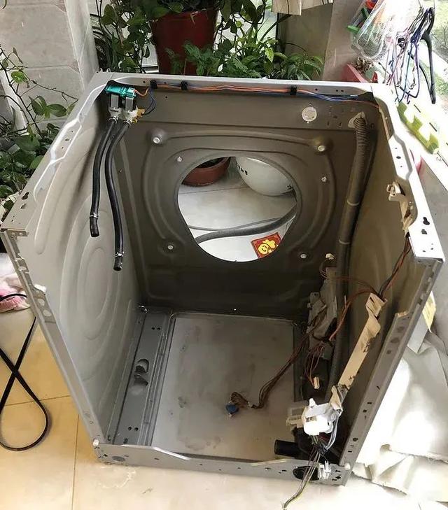 滾筒式全自動(dòng)洗衣機(jī)怎么清洗（滾筒洗衣機(jī)最簡單的清洗方法）(2)