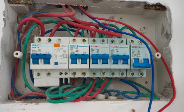 跳閘的原因及解決方法（家庭電路總開關(guān)跳閘怎么辦）(7)