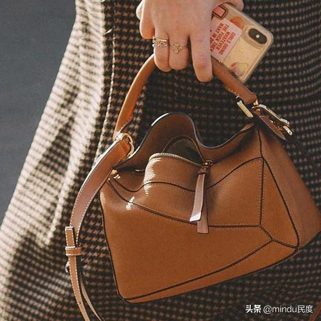 奢侈品包包品牌排行（10大奢侈品牌的經(jīng)典包包大盤點）(14)