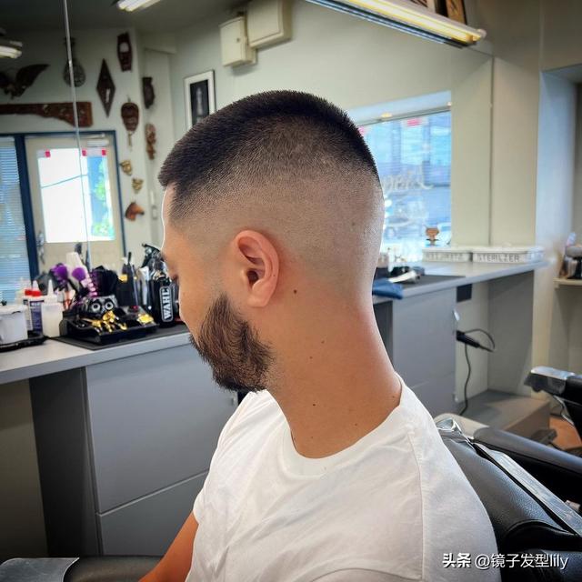 時(shí)尚潮男發(fā)型圖片大全（4種又帥又時(shí)尚的男士發(fā)型）(2)