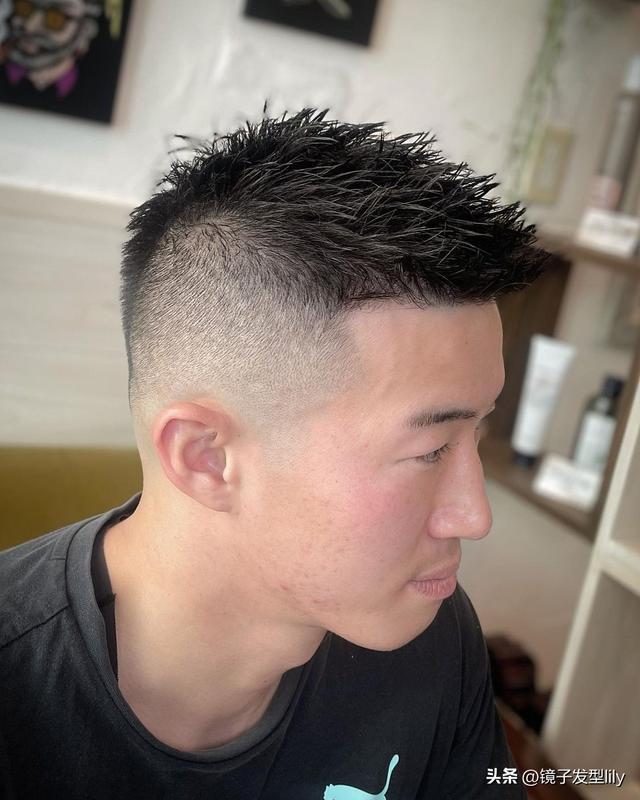 時(shí)尚潮男發(fā)型圖片大全（4種又帥又時(shí)尚的男士發(fā)型）(7)