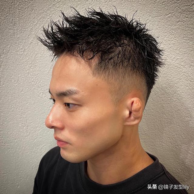 時(shí)尚潮男發(fā)型圖片大全（4種又帥又時(shí)尚的男士發(fā)型）(9)