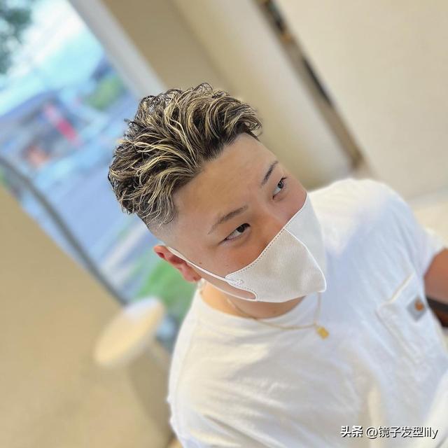 時(shí)尚潮男發(fā)型圖片大全（4種又帥又時(shí)尚的男士發(fā)型）(11)