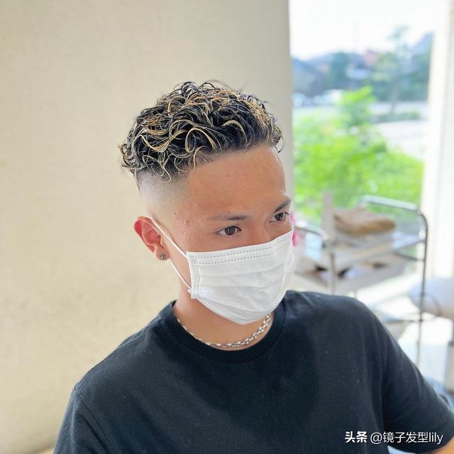 時(shí)尚潮男發(fā)型圖片大全（4種又帥又時(shí)尚的男士發(fā)型）(12)