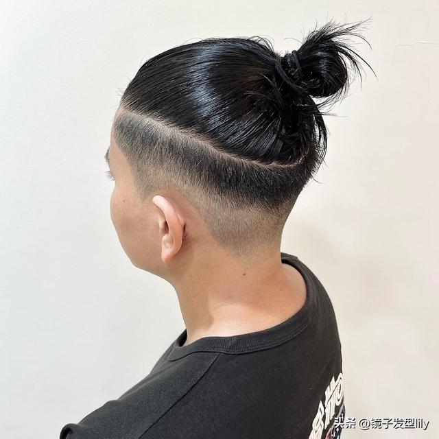 時(shí)尚潮男發(fā)型圖片大全（4種又帥又時(shí)尚的男士發(fā)型）(15)