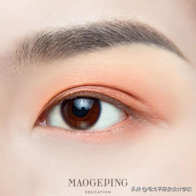 教你如何畫妝容圖片（手把手教你畫簡單精致的日常妝）(6)
