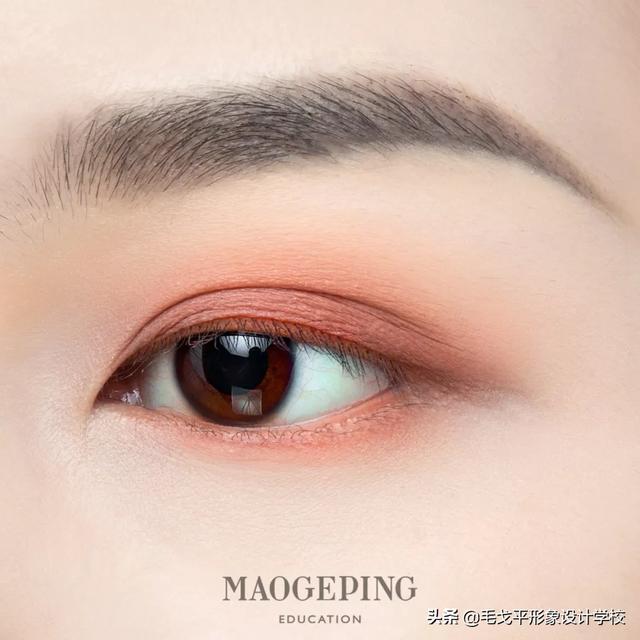 教你如何畫妝容圖片（手把手教你畫簡單精致的日常妝）(8)
