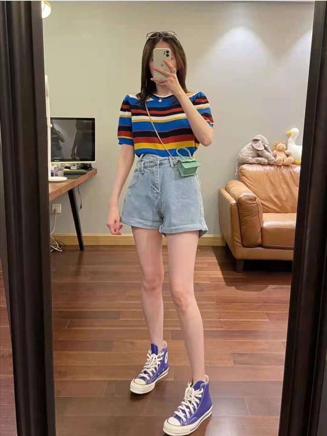 女式短褲各種款式（高腰短褲搭配什么上衣好看）(1)