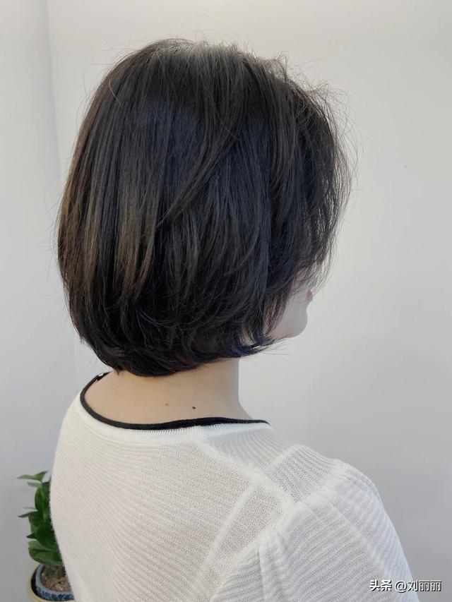 短發(fā)波波頭圖片（小臉型適合哪種短發(fā)波波頭）(11)