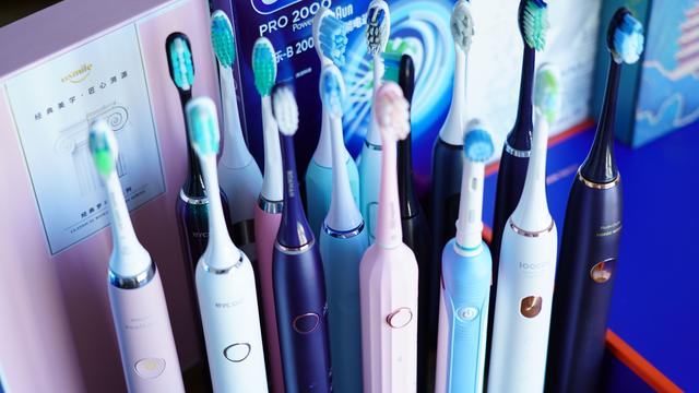 電動牙刷的正確使用方法（電動牙刷怎么使用）(1)