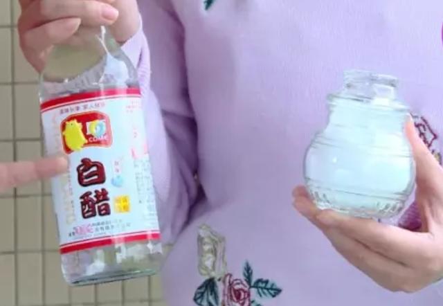 怎么清理洗衣機(jī)的污垢（教你一個(gè)小妙招快速清洗洗衣機(jī)）(2)